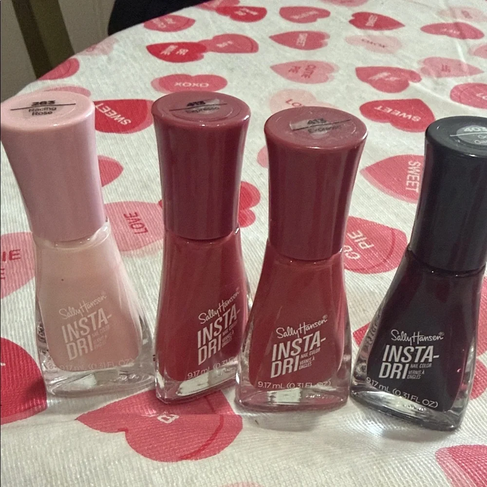Bundle Sally Hansen Insta-Dri Nail Polish Set - Picture 1 of 3
